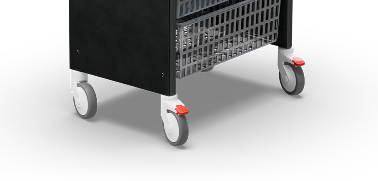 4 roulettes dont 2 freinées